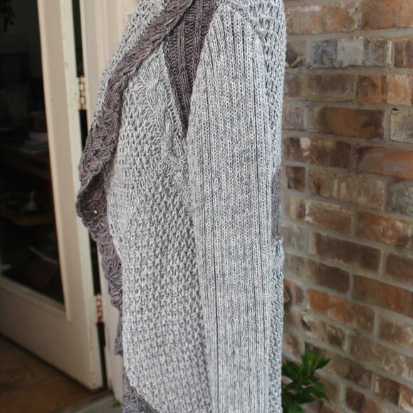 Cabi Long Waterflow Knit Cotton Heavy Sweater Gray Whites Beautiful Knitwork. - Picture 2 of 11